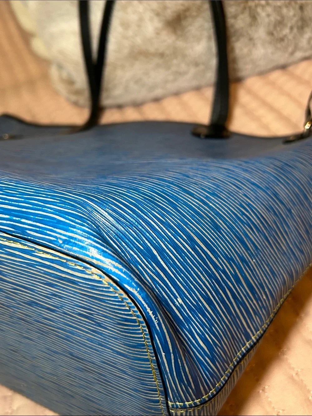 Louis Vuitton Neverfull MM in Denim Blue Epi Leather with COA